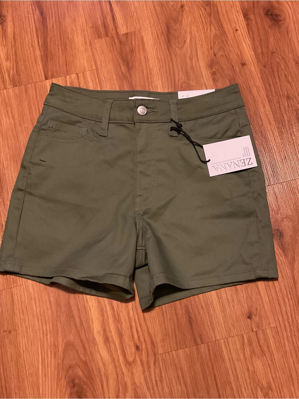 Zenana Olive Green Shorts Women’s Size Large NWT